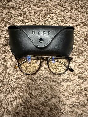 LIKE NEW! DIFF Tortoiseshell Blue Light Glasses with Black Case